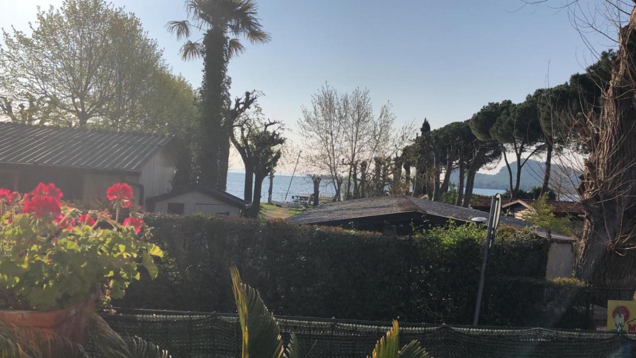 Casa Vacanze Gardiolina San Felice del Benaco Exterior foto