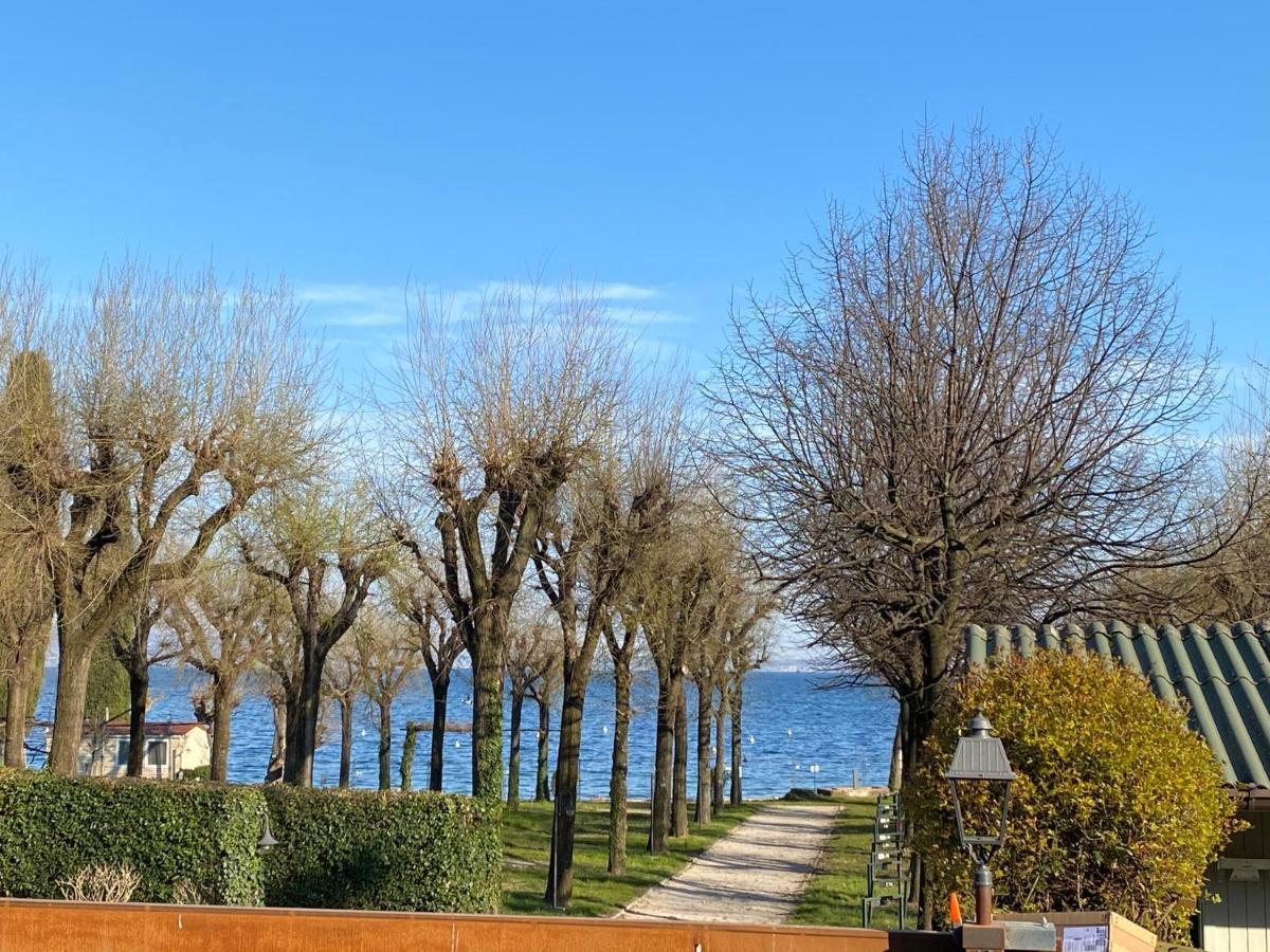 Casa Vacanze Gardiolina San Felice del Benaco Exterior foto