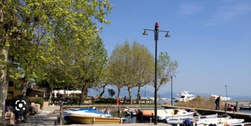 Casa Vacanze Gardiolina San Felice del Benaco Exterior foto